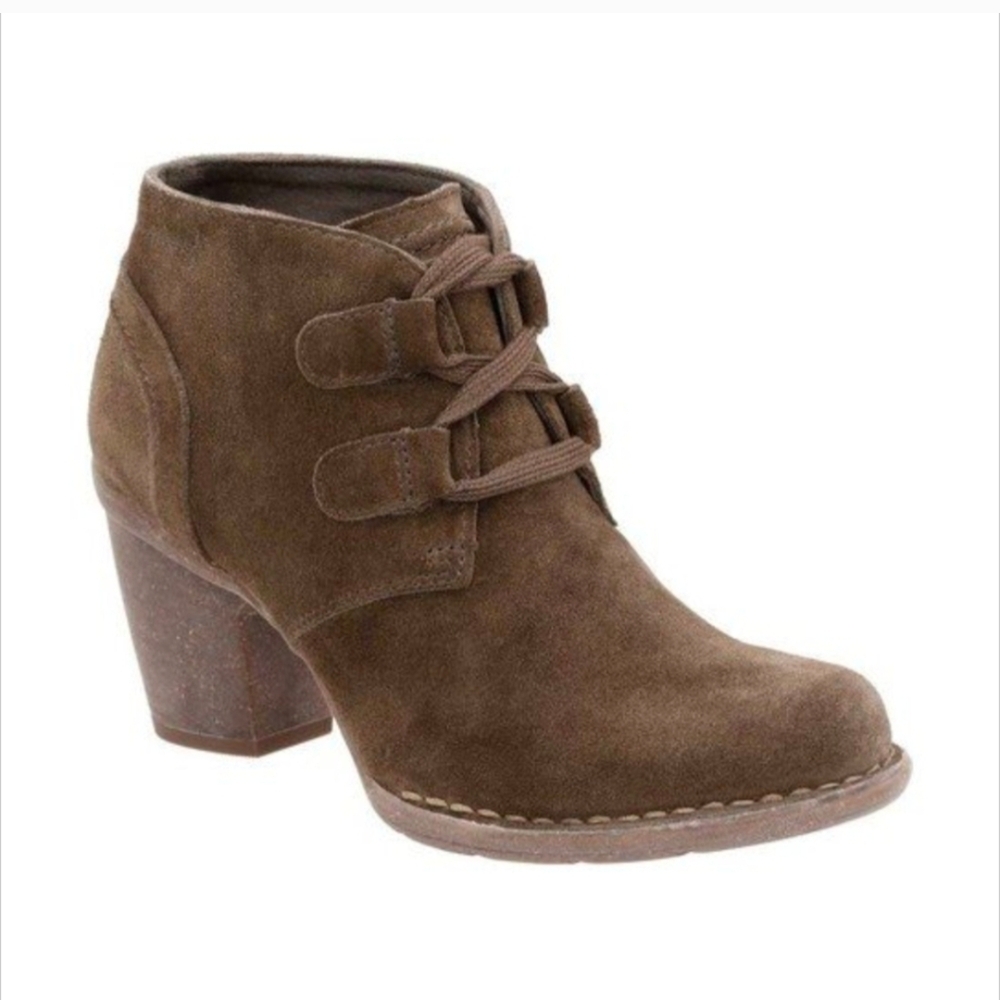 Women's Clark Carleta Lyon Brown Suede Ankle Boots Size 7